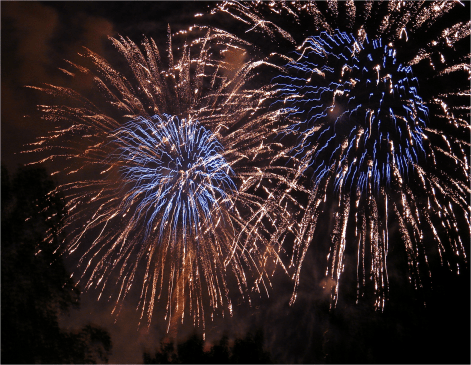 G Fireworks Boston - Photo G-Paz-y-Mino-C 2011