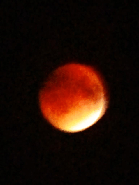 H Lunar Eclipse Newport - Photo G-Paz-y-Mino-C Sep 27 2015