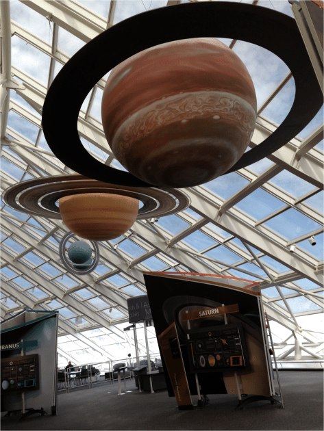 M Saturn Station Chicago Planetarium - Photo G-Paz-y-Mino-C 2015