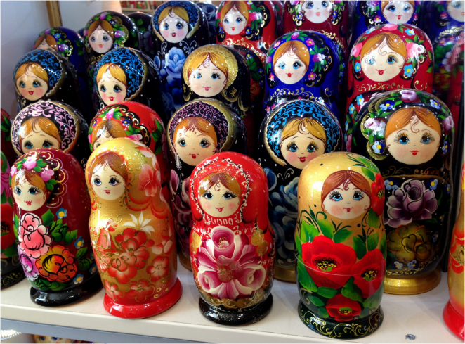 Matryoshkas in color St Petersburg - Photo G-Paz-y-Mino-C 2016