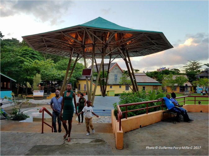people-at-ocho-rios-jamaica-photo-g-paz-y-mino-c-2017